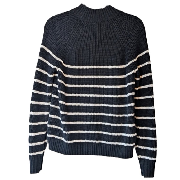 J. CREW FACTORY Preppy Nautical w/ Gold Button Sweater in Black/White Size Large - Picture 6 of 13